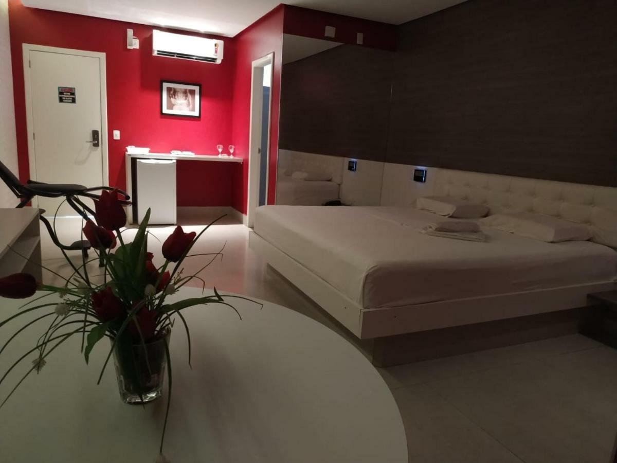 Vegas Motel อิมเปราตริซ ภายนอก รูปภาพ